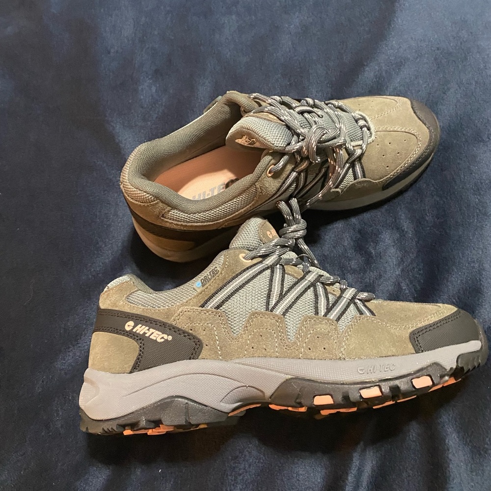 Hi-Tec never worn hiking boots